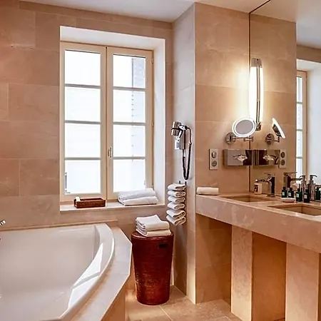 L'hotel Отель